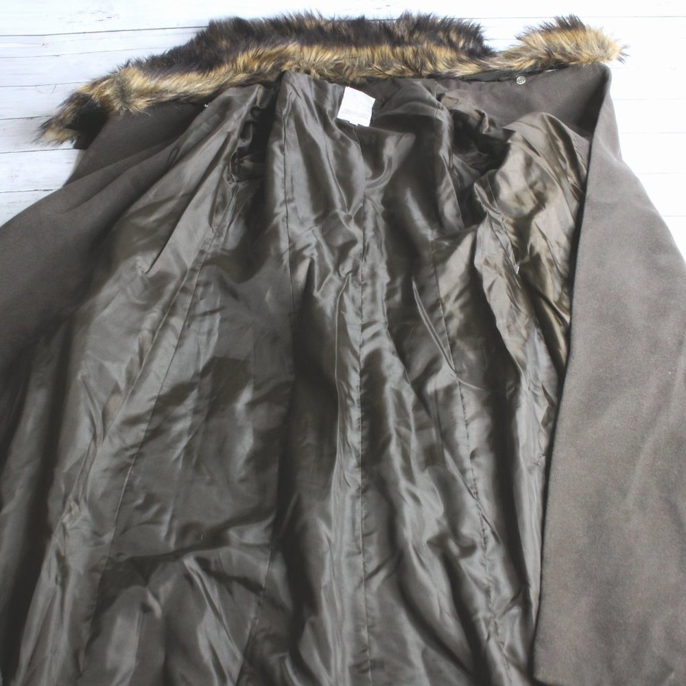 JLO Women's Long Brown Winter Coat Size S Belted Faux Fur Collar - Picture 5 of 6
